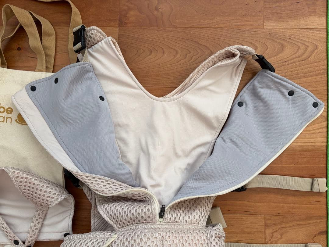 べべスワン抱っこ紐(サンドベージュ)トートバッグ付き