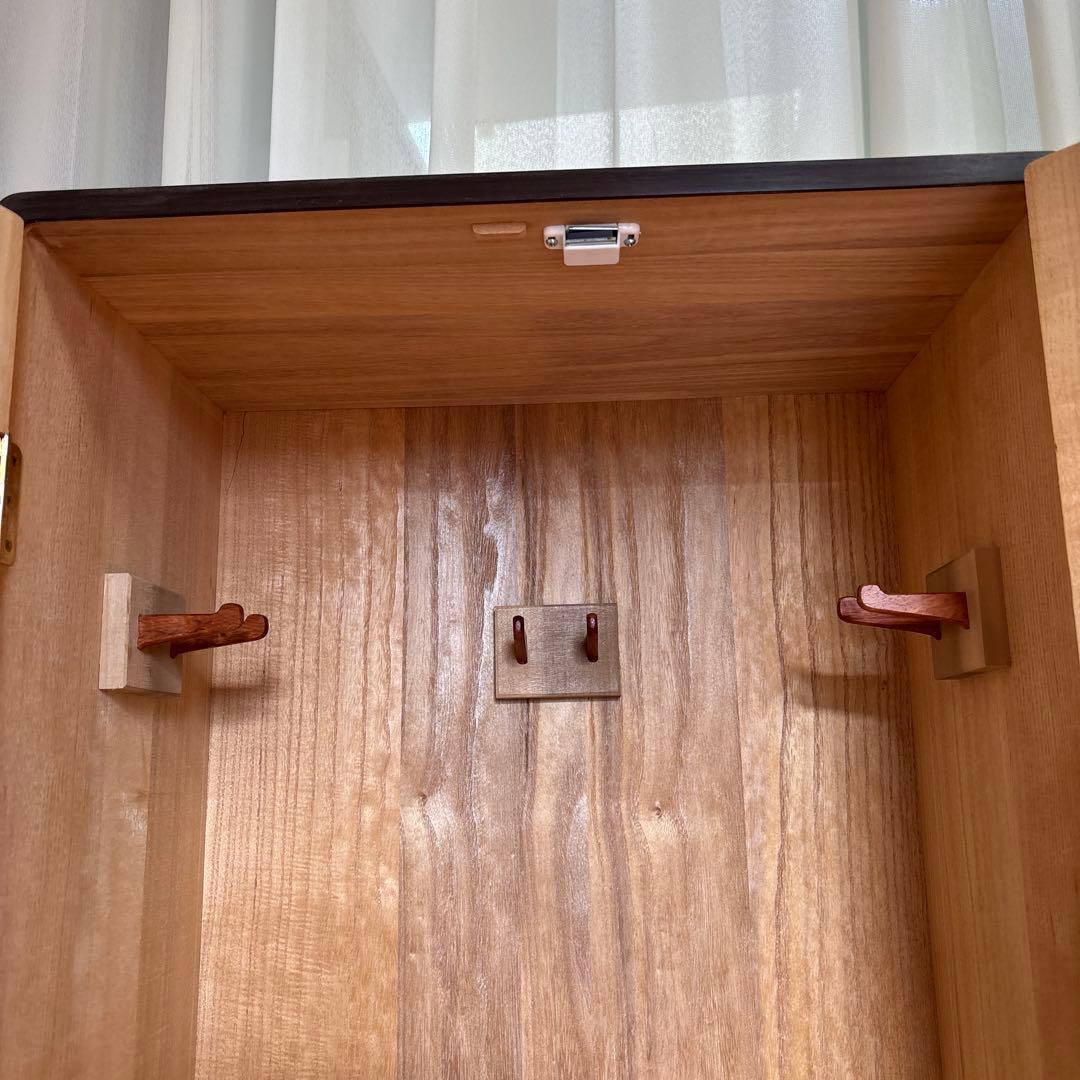 三味線用桐箪笥　３棹掛け　小物引き出し２カ所付　総桐