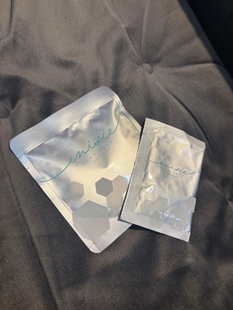 ensisie GLOW PACK 2種類のパック
