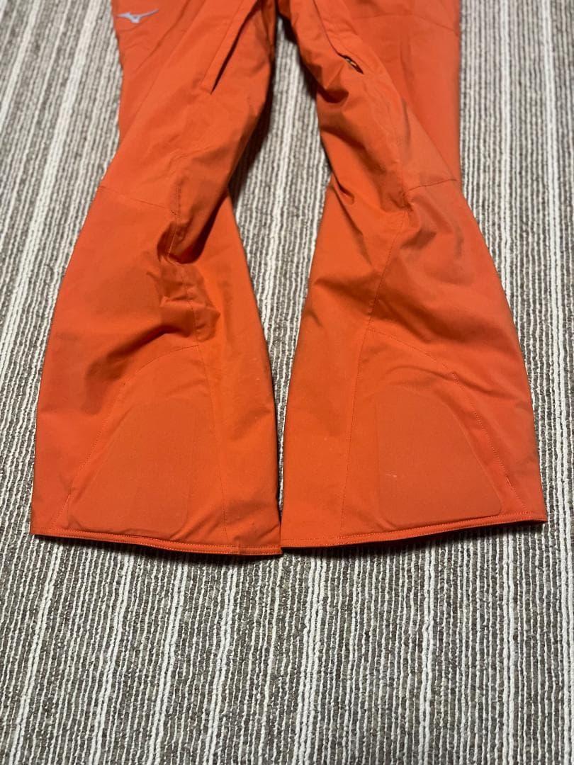 値引き！　美品ミズノスキーパンツ2023年製　ＸＬサイズ　色＝スモーキーオレンジ