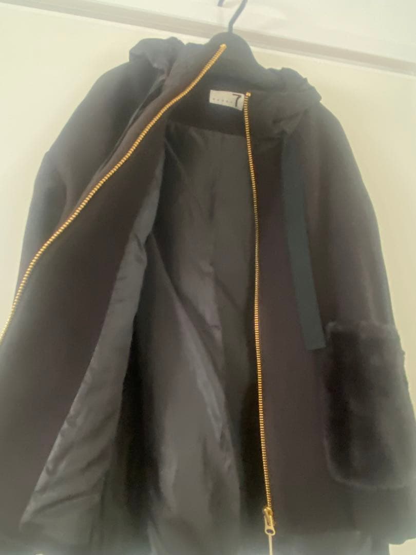 【新品未使用】フード付き黒ジャンパーコート ファー付きポケット