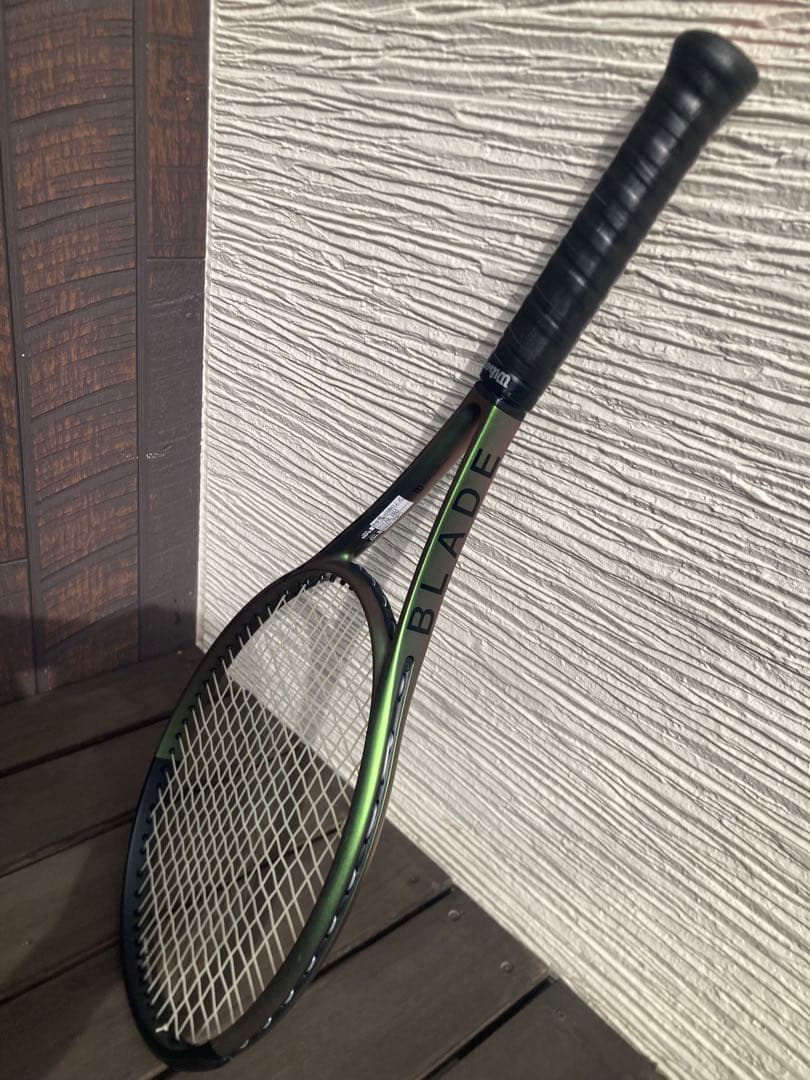 ラケット(硬式用) BLADE 100 V8