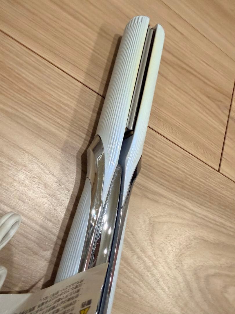 ReFaホワイト ストレートヘアアイロン