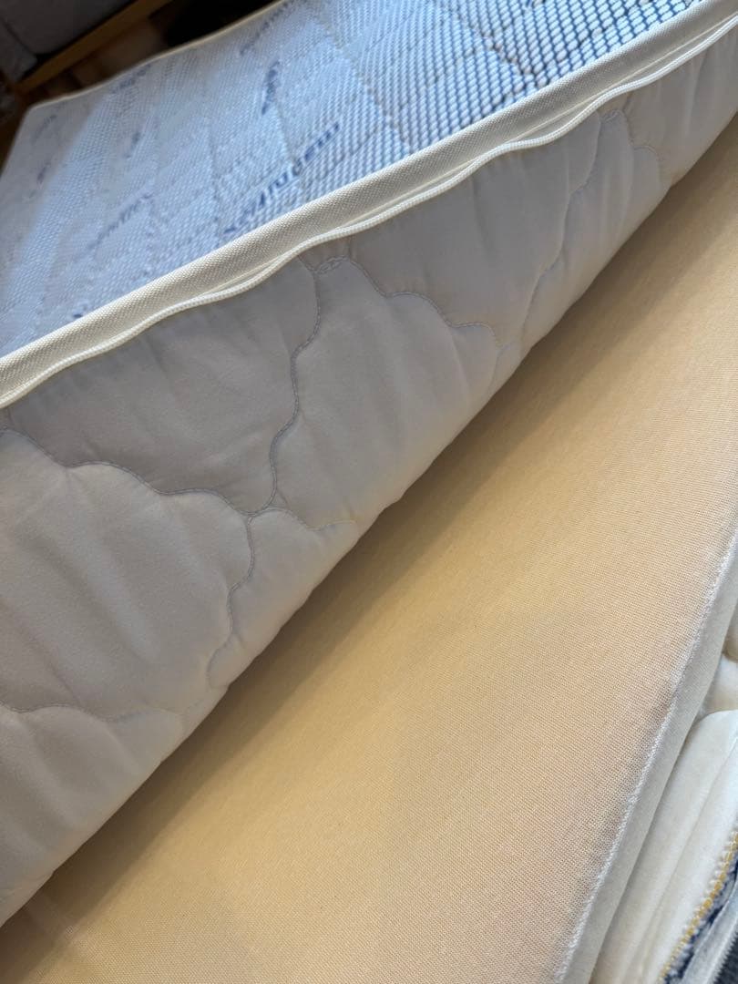 ★美品★ マニフレックス イタリアフトンII セミダブル クロネコ200サイズ