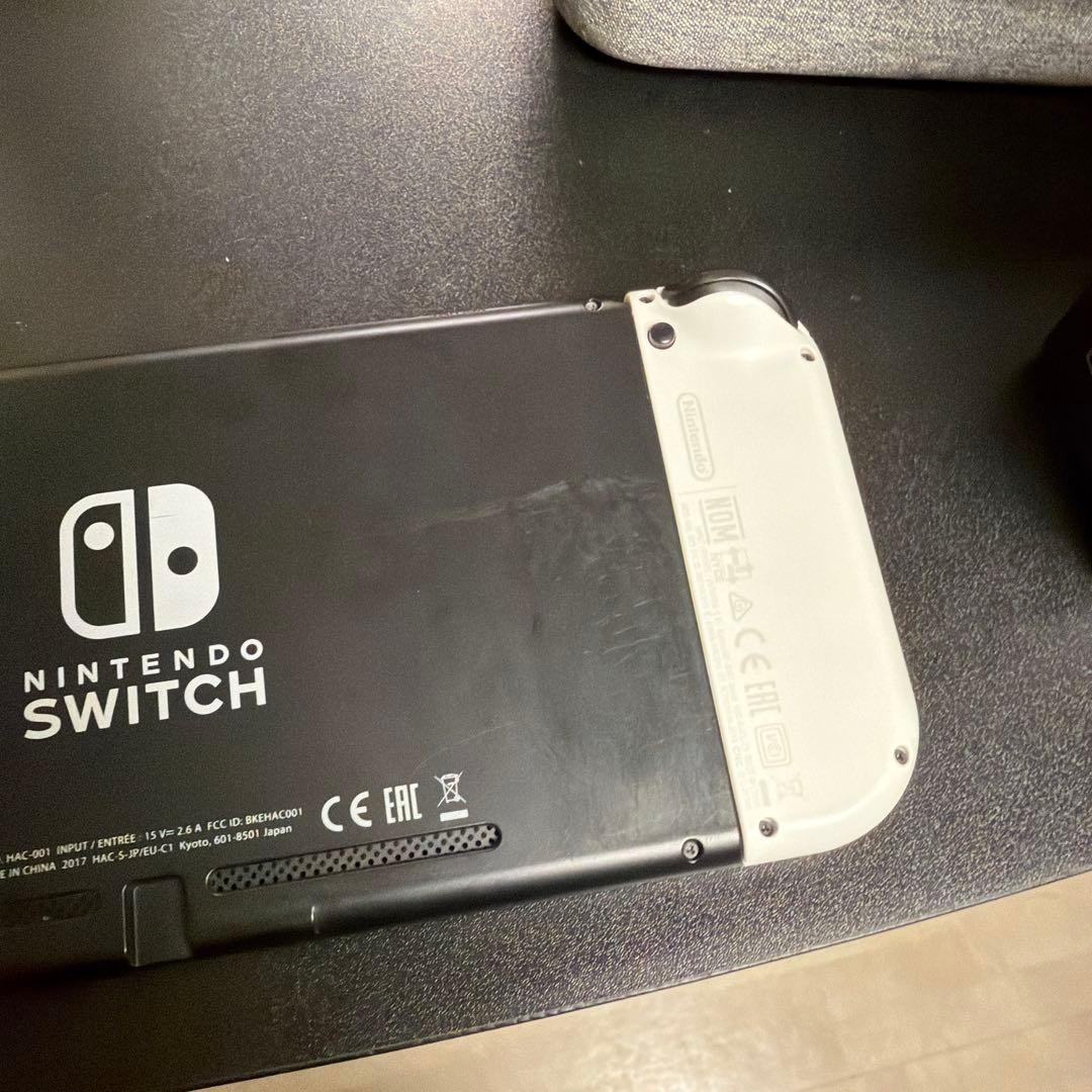 Nintendo Switch 本体 ホワイト/ブラック キャリングケース付き