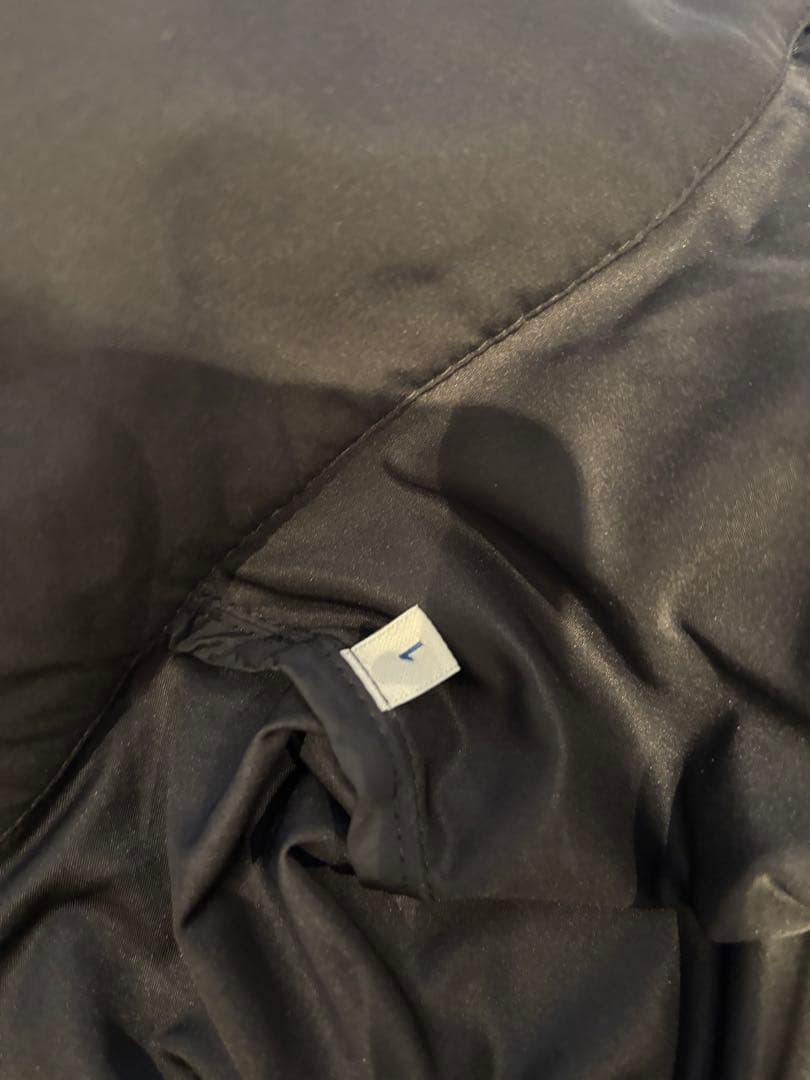 MONCLER ブラック ナイロンジャケット フード付き