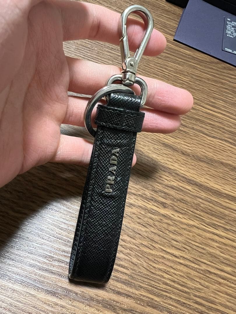 PRADA サフィアーノレザー キーチェーン