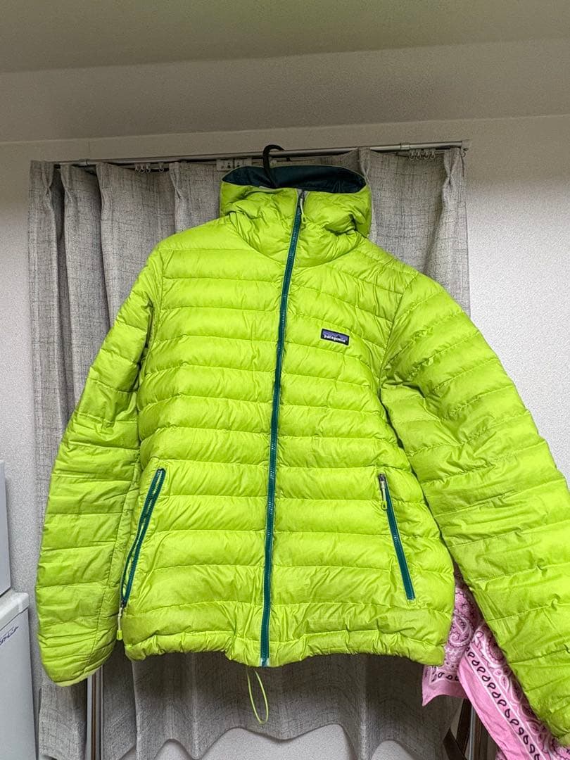 パタゴニア ダウンセーターフーディ ダウンジャケット　ライムグリー