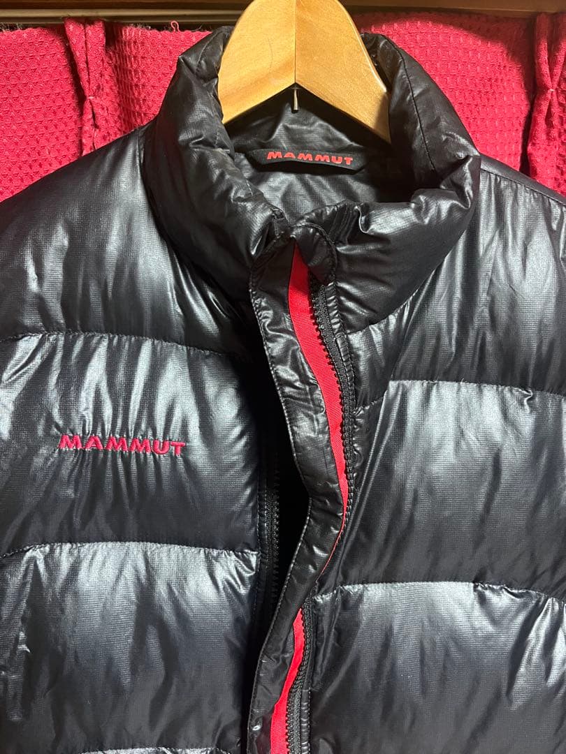 早い者勝ち　MAMMUT ダウンジャケット