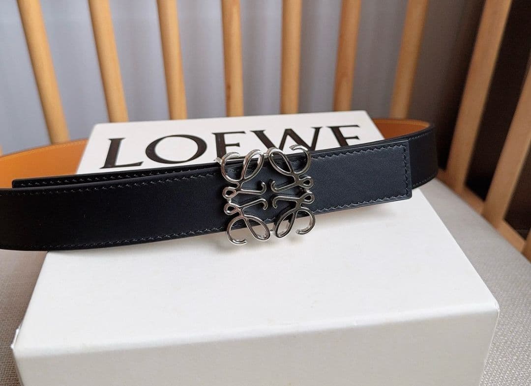 LOEWE アナグラム レザーベルト ブラック シルバー金具