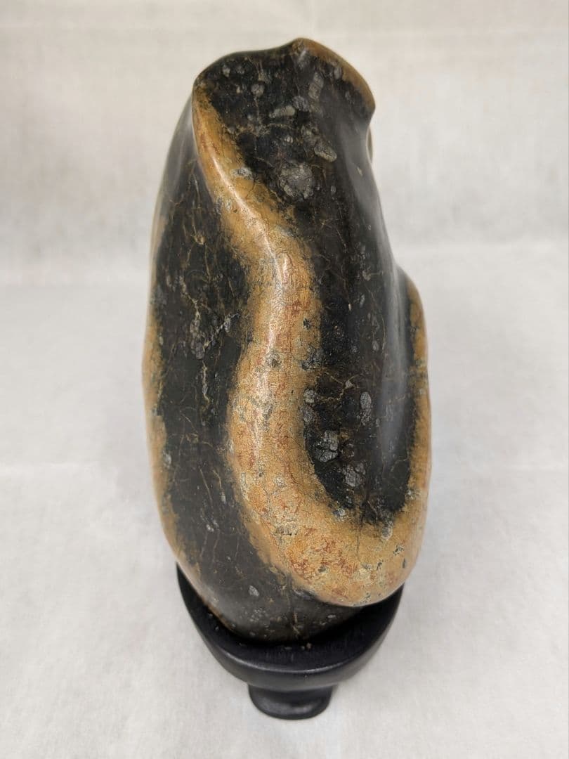 あ*ん様 【縁起物】白蛇石 鑑賞石 蛇石 天然石 台座付 パワーストーン 開運