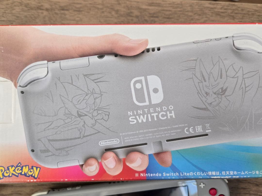 Nintendo Switch Lite ポケモンデザイン　箱つき