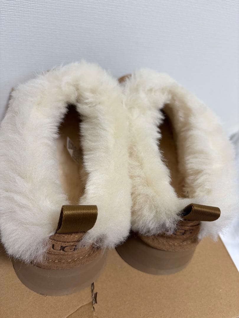 ★新品未使用★ UGG アグ Tazzelle（タゼル）厚底チェスナット25cm