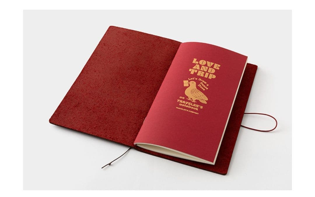 新品　レギュラーサイズ　トラベラーズノート LOVE AND TRIP レッド