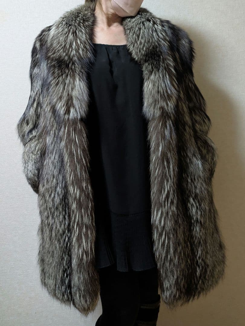 美品シルバーフォックス毛皮コート ロイヤルサガフォックス リアルファー大きめ