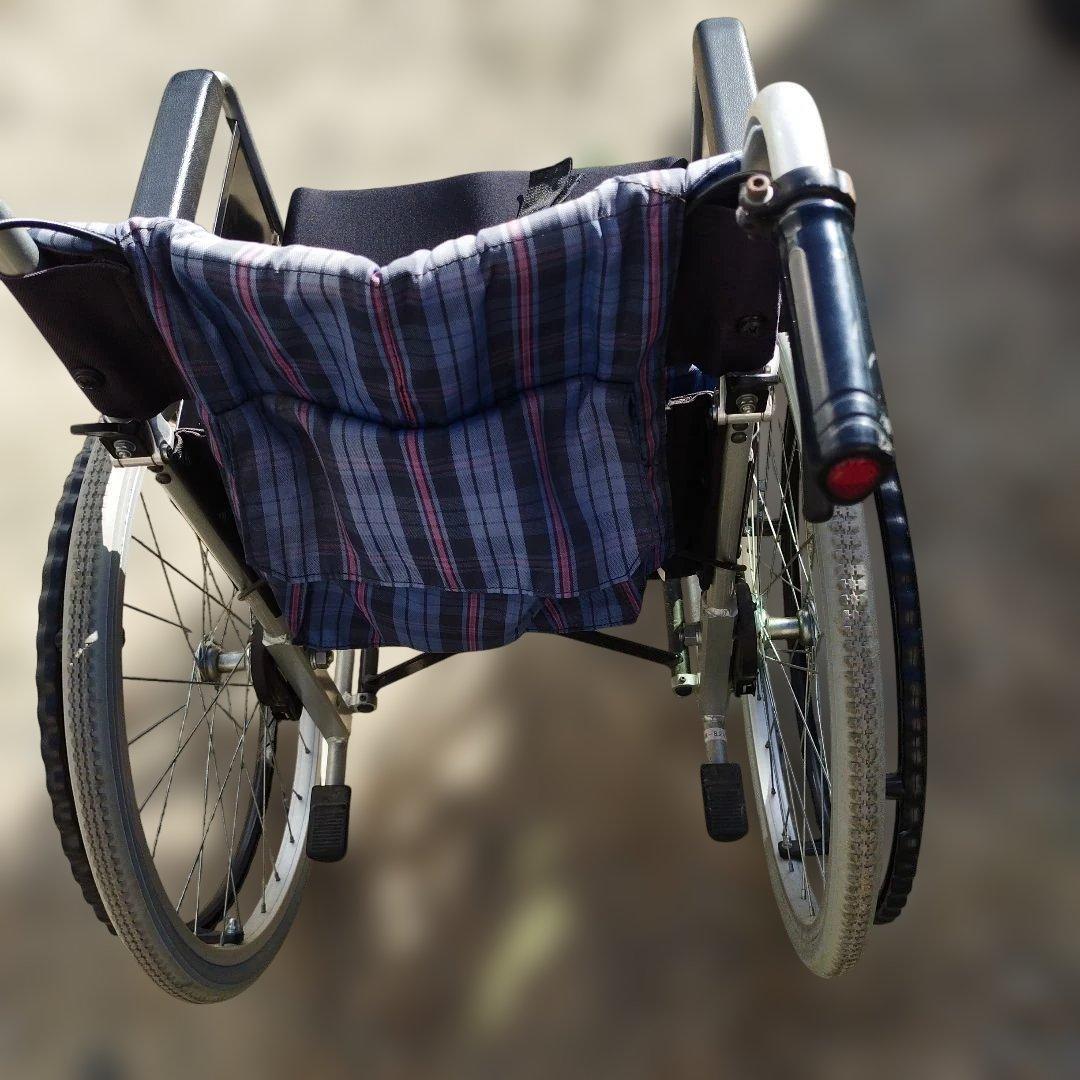 チェック柄 自走用車椅子