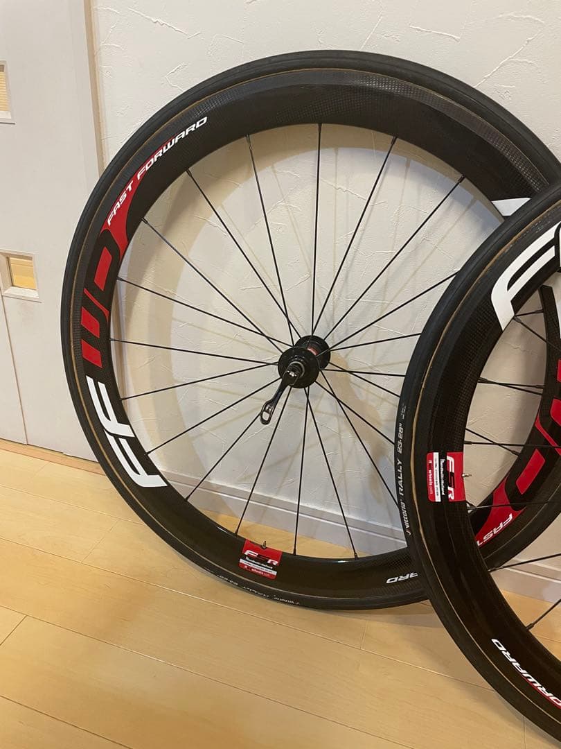 【極美品】FFWD F5R DT SWISS 240チューブラー　タイヤ付き