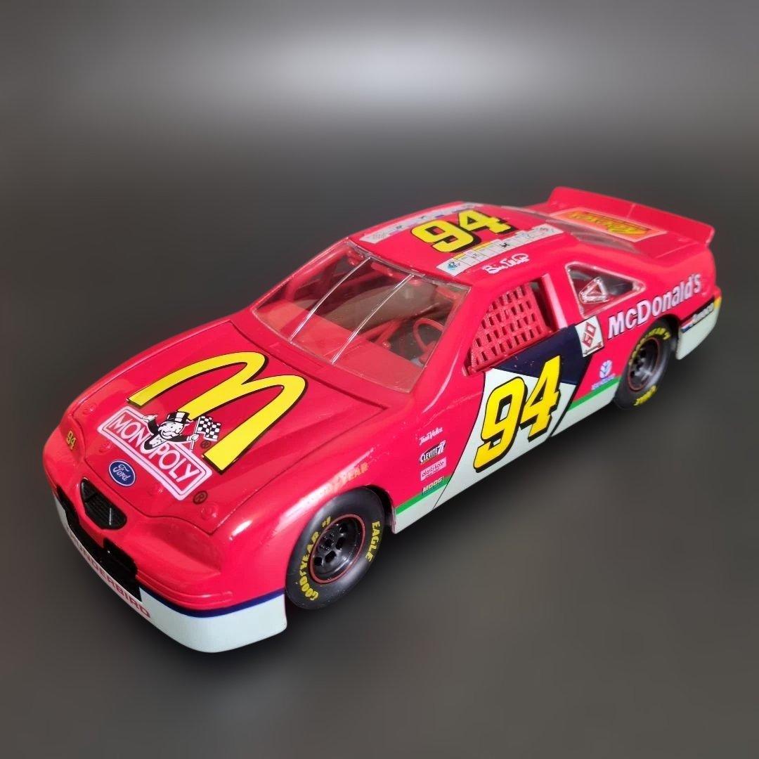1/18ミニカー　 NASCAR FORD THUNDERBIRD#94
