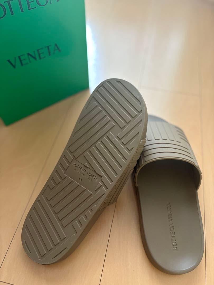 BOTTEGA VENETA サンダル ベージュ グレー