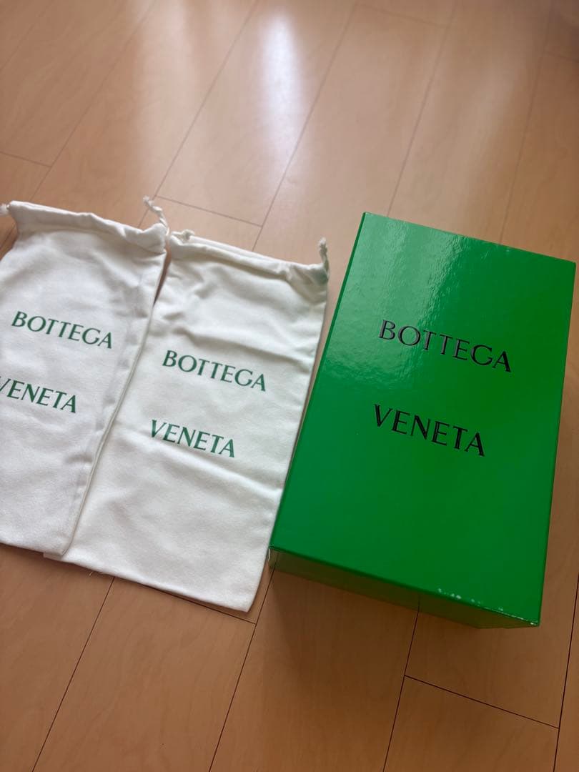 BOTTEGA VENETA サンダル ベージュ グレー