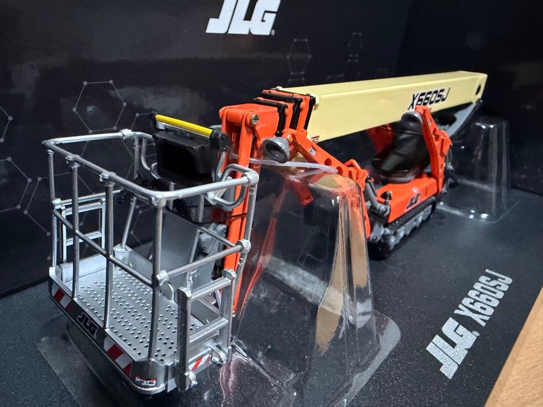 【新品未使用】 JLG X660SJ ブームリフト：建機 スケールモデル1/32