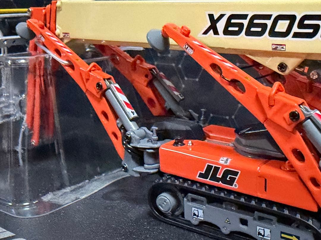 【新品未使用】 JLG X660SJ ブームリフト：建機 スケールモデル1/32