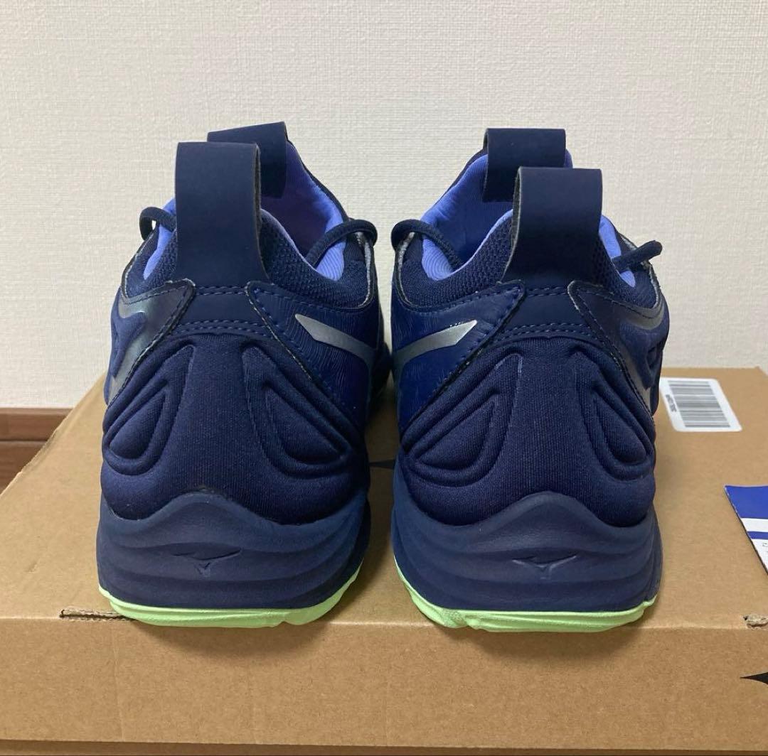 ミズノバレーボールシューズ ウエーブモーメンタム3 27.0 cm 2.5E