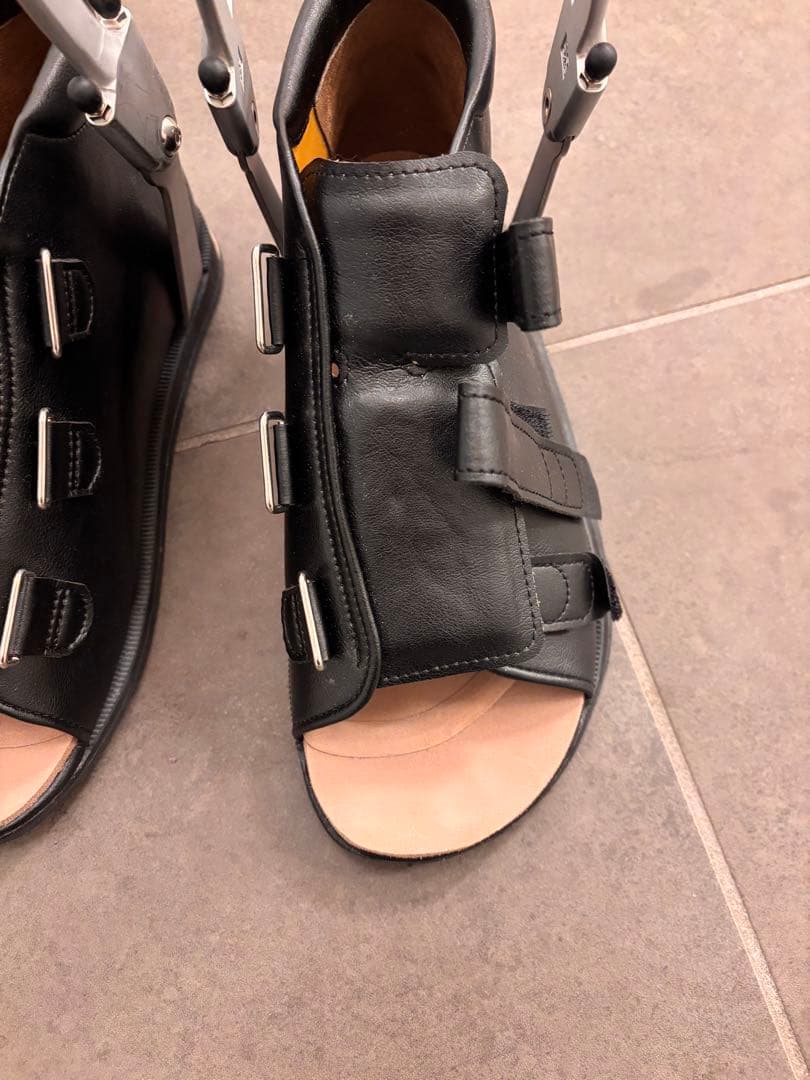 足首固定具付き装具　黒　27cm