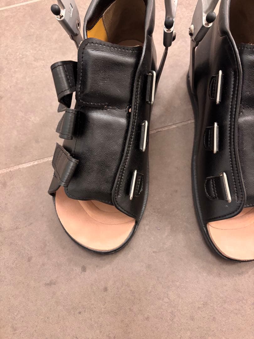 足首固定具付き装具　黒　27cm