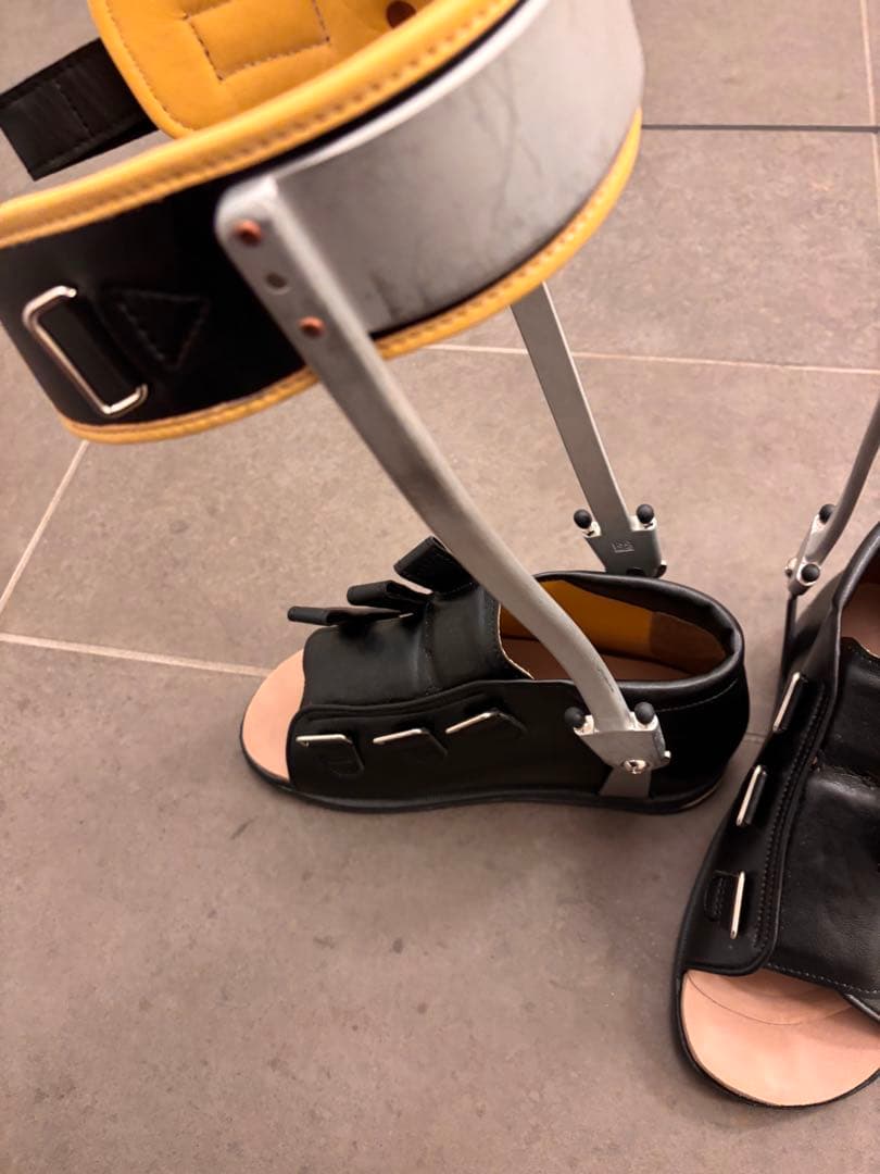 足首固定具付き装具　黒　27cm