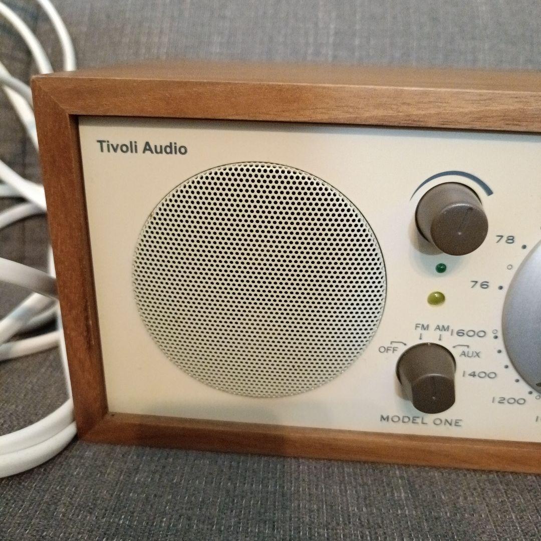 Tivoli Audio モデルワン ウォルナット/ベージュ)