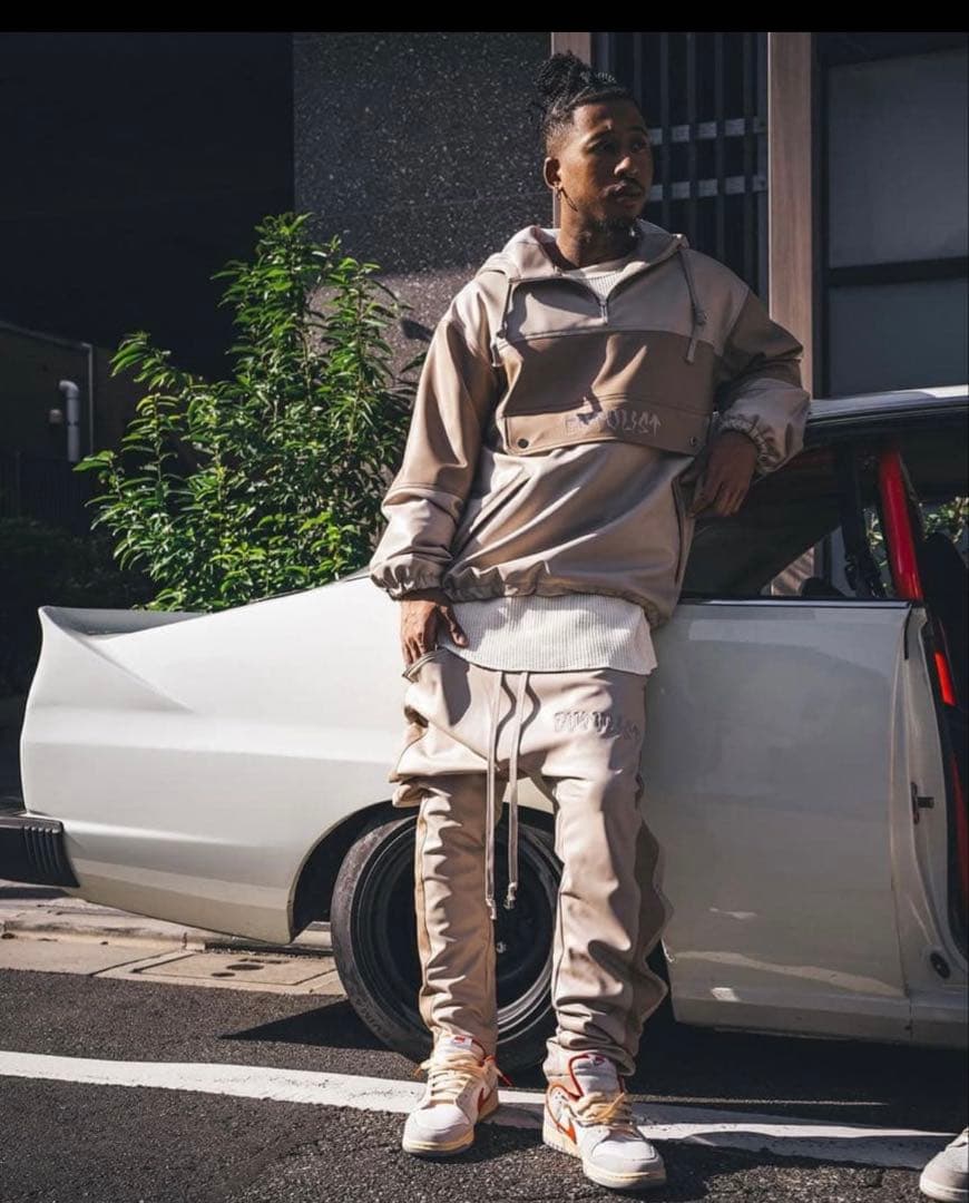 カタリスト　セットアップ ベージュ