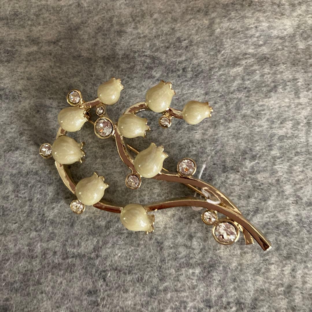 未使用アンテプリマ　スズラン花ブローチ