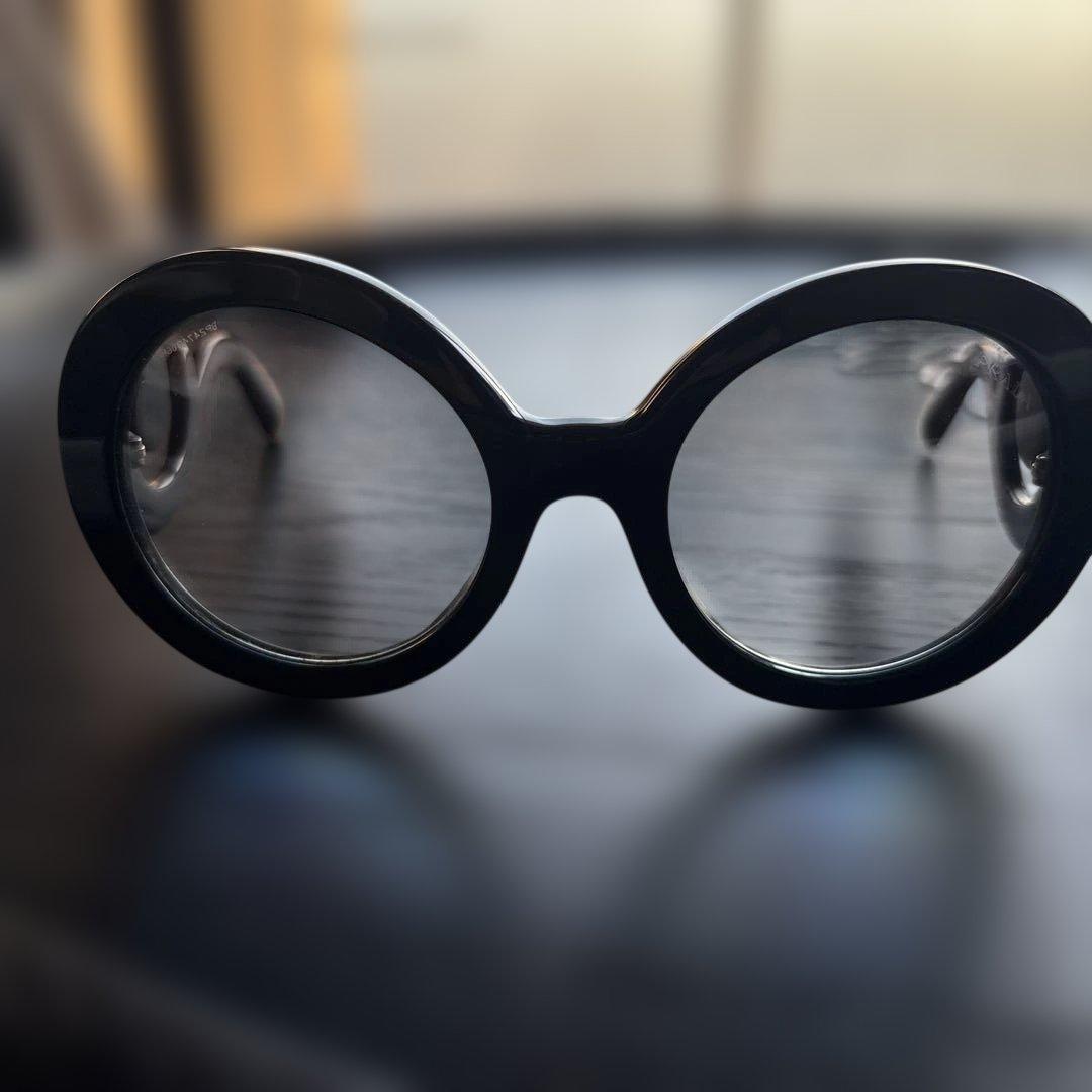 値下げしました❗️PRADA プラダ　スワールデザイン サングラス　ハイドさん着用