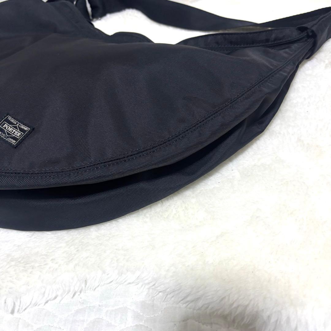 美品　ポーター　吉田カバン　ハーフムーン　三日月型　ショルダーバッグ　大容量