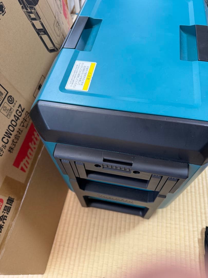 マキタ　充電式保冷温庫　CW004GZ 29L