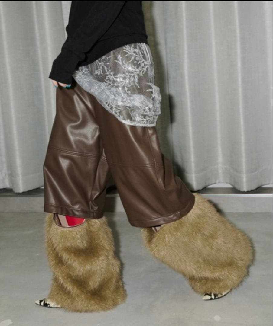 yae 2ウェイブロッキングパンツ 取り外しできるファー付き