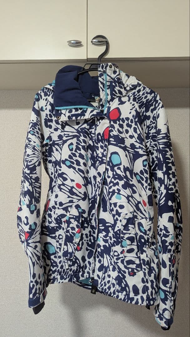 Roxyスノーボードウェアセット（ジャケット・パンツ）