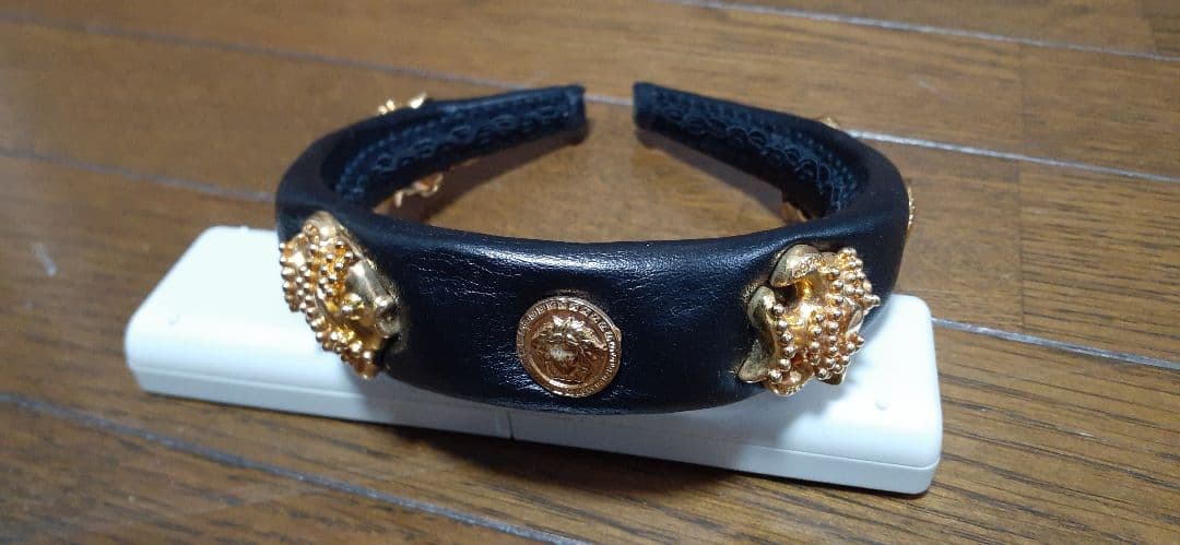 GIANNI VERSACE レザー製ライオンヘッドカチューシャ2本セット