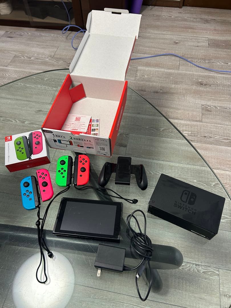 Nintendo Switch 本体 Joy-Con付き