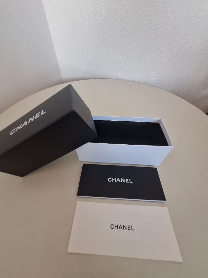 Chanel ブラウンラウンドサングラス