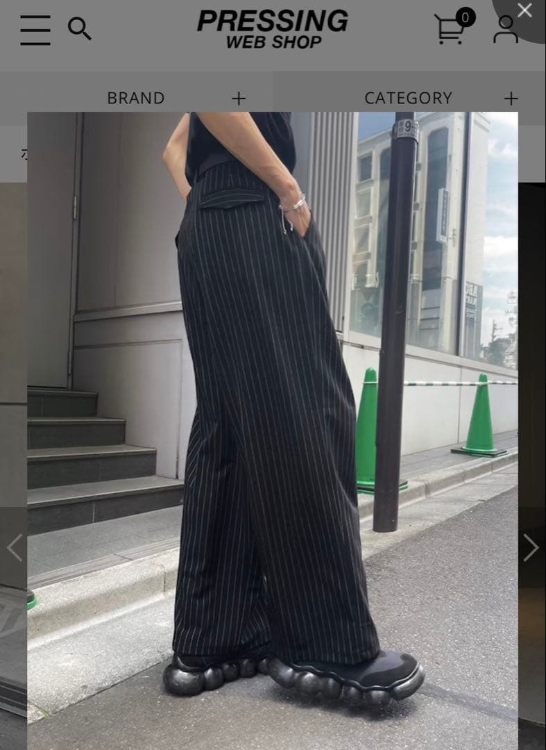 パンツ Chikashitsu + stripe tuck slacks