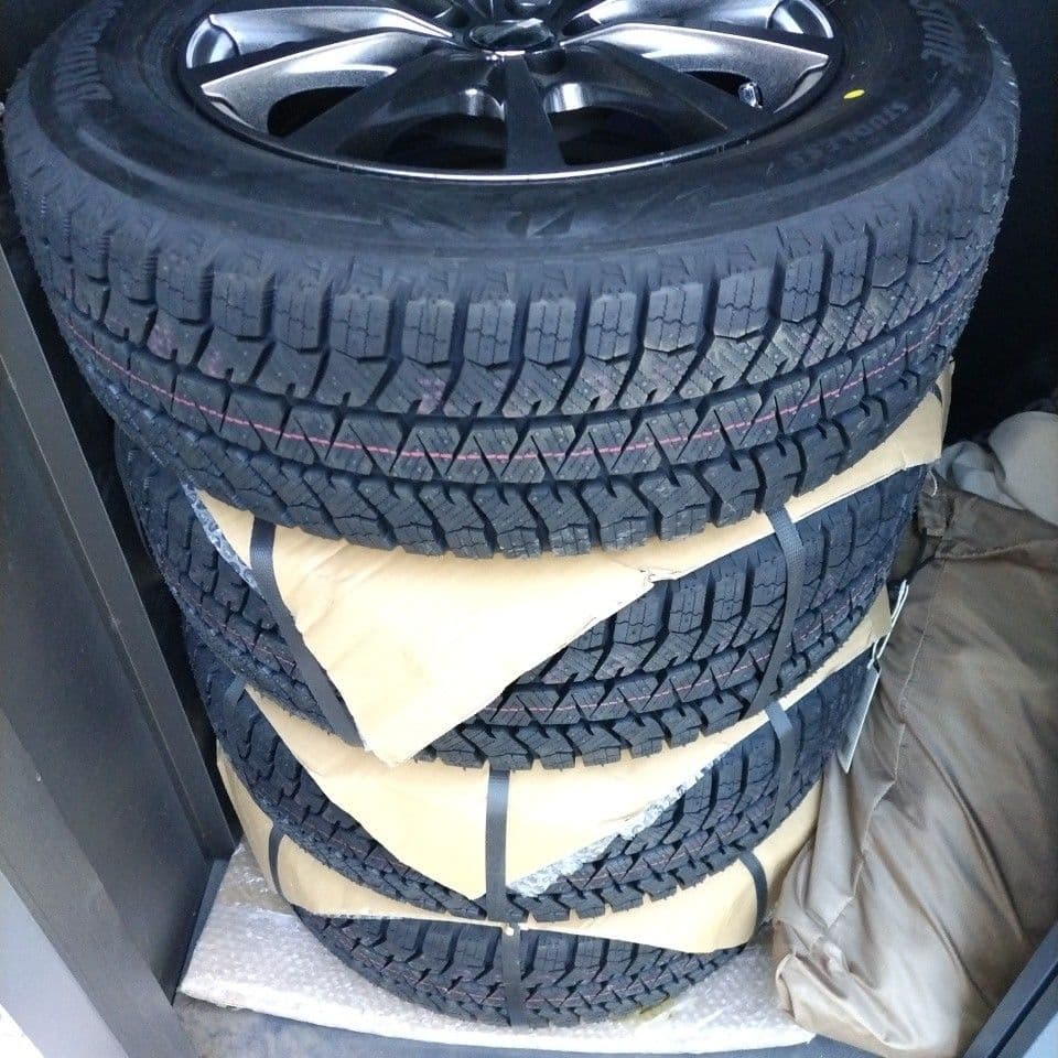 BLIZZAK 195/65R15 ,1月20日迄に買って頂け方5000円値下