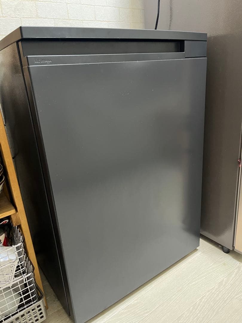 アイリスオーヤマ 66L 奥行スリム冷凍庫　IUSN-7A-B 2023年製