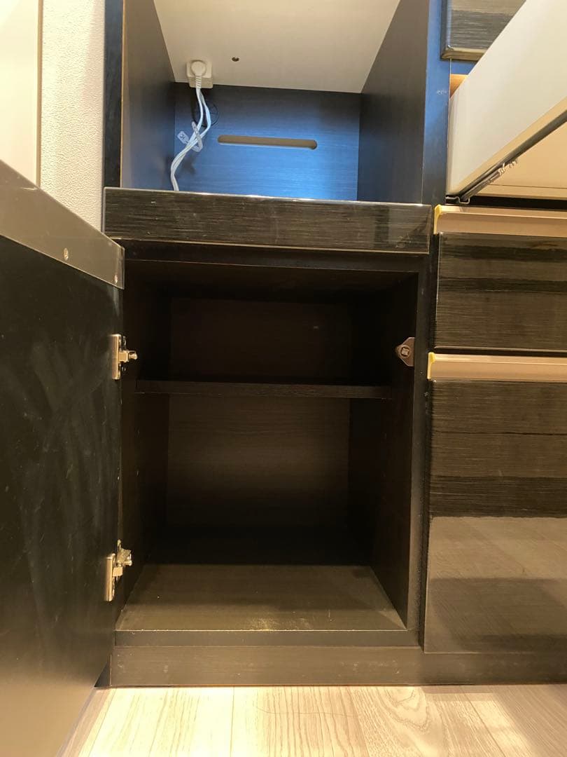 【最終値下げ】【ニトリ】黒の木製食器棚・キッチンカウンター