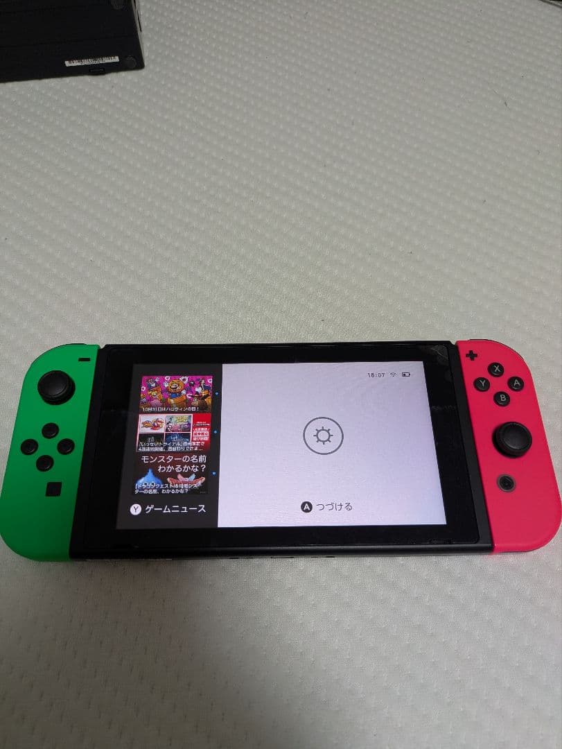 Nintendo Switch 本体 グリーン/ピンク（その他周辺機器）