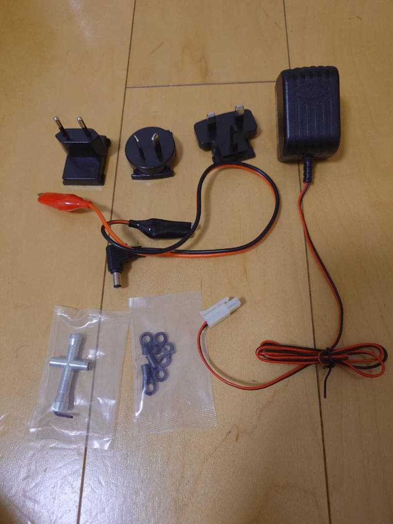 【部品どり用】2015年製　京商　MAD BUG 電動ラジコンカー