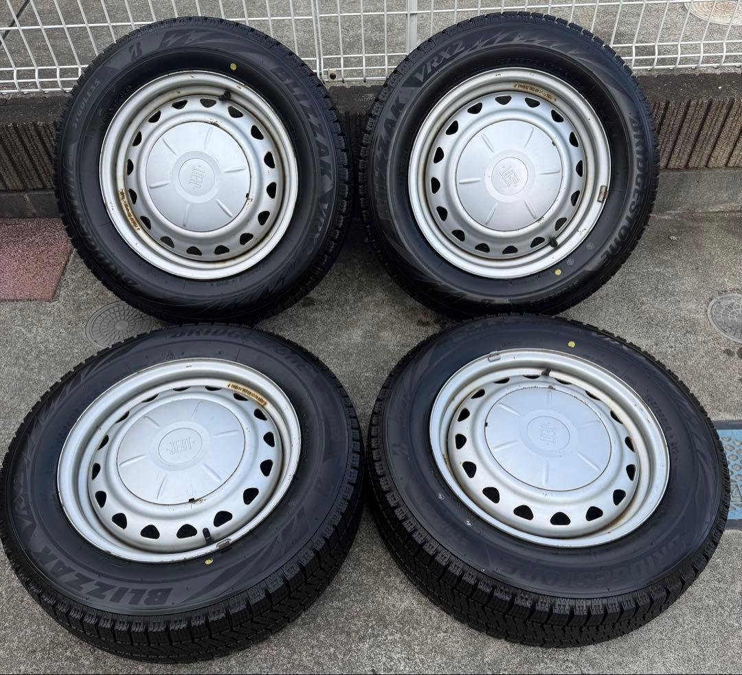 2024年製 スタッドレス タイヤ付き 8穴スチールホイール 4本セット✨溝あり