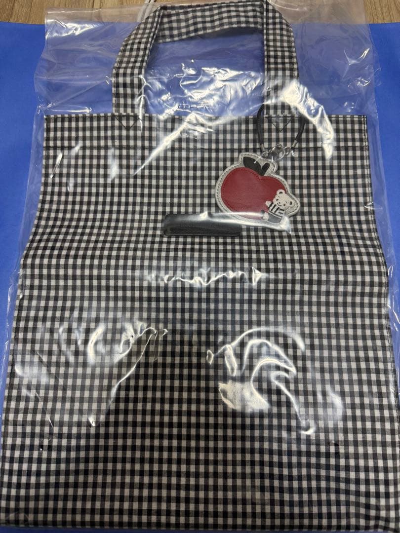 ファミリア　トートバッグ　ブラック　チェック