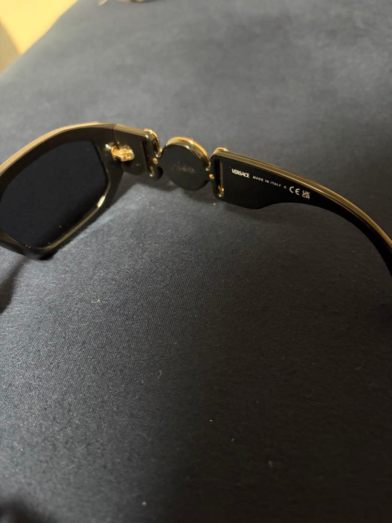 VERSACE（ヴェルサーチェ）サングラス　ブラックメデューサ